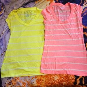2 pack short sleeve No Boundaries shirts
